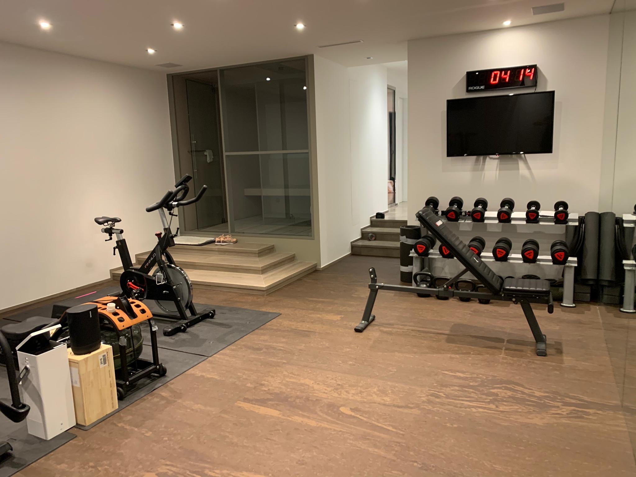 🥇 Fitness Pro – 7mm Interlocking Gym Flooring