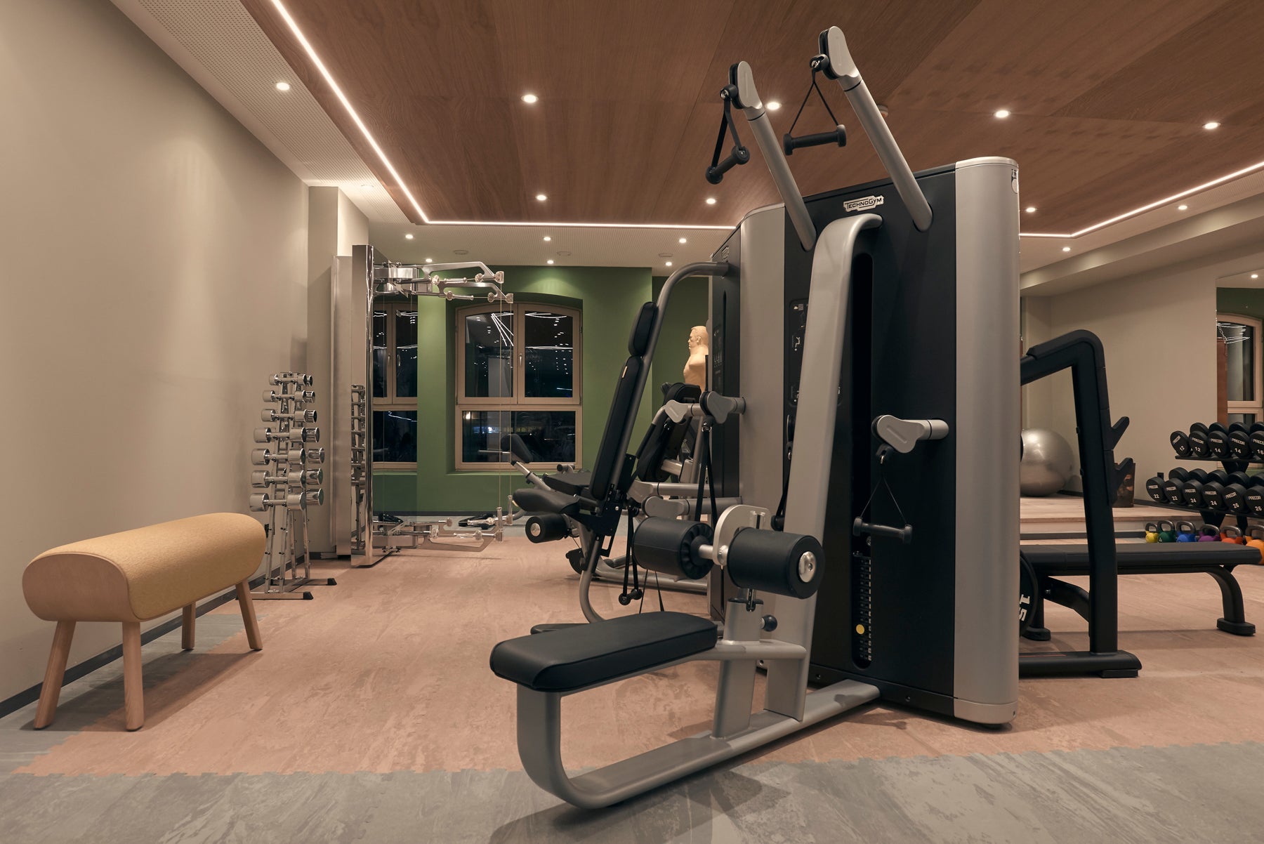 🥇 Fitness Pro – 7mm Interlocking Gym Flooring