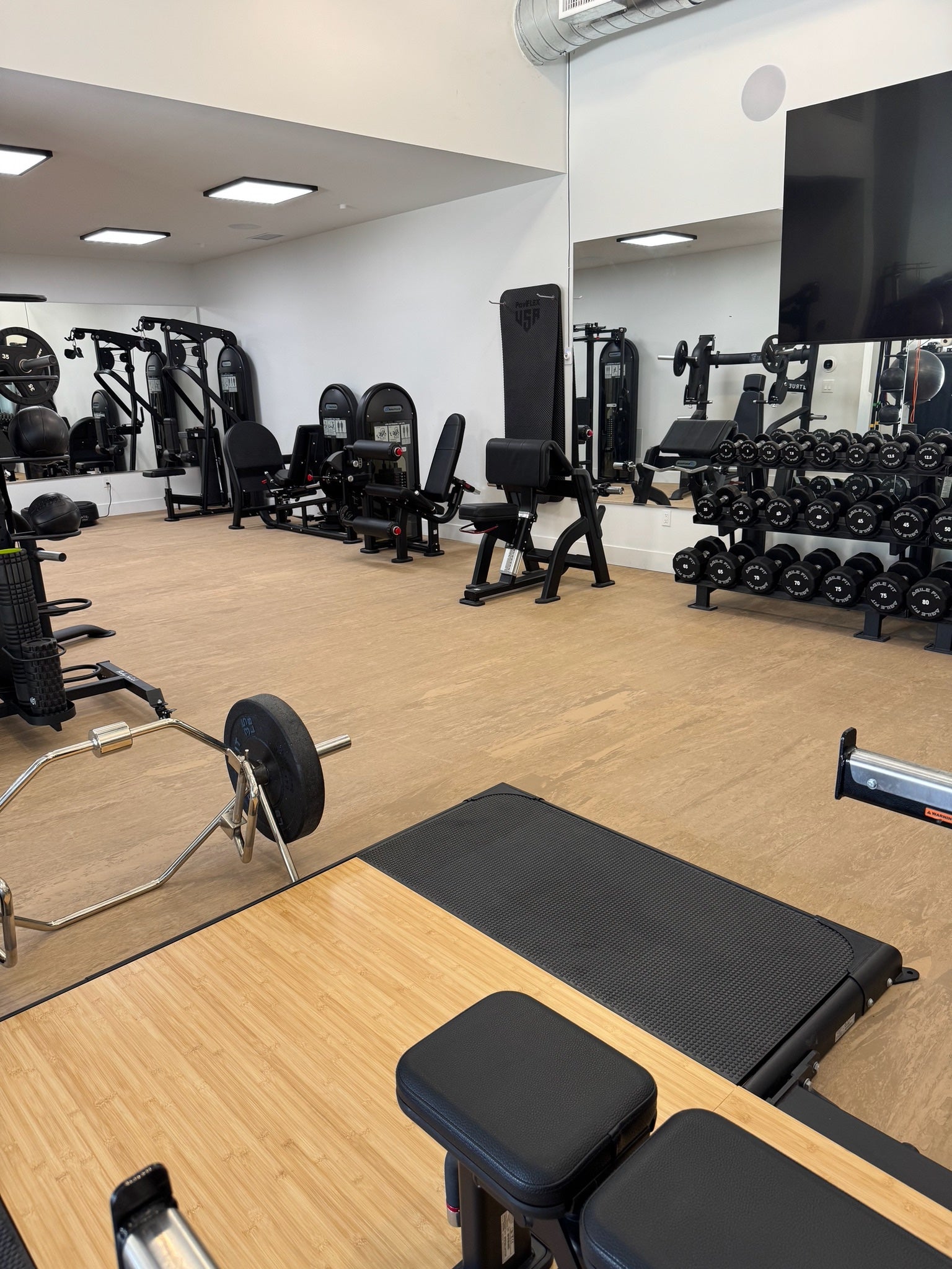 🥇 Fitness Pro – 7mm Interlocking Gym Flooring